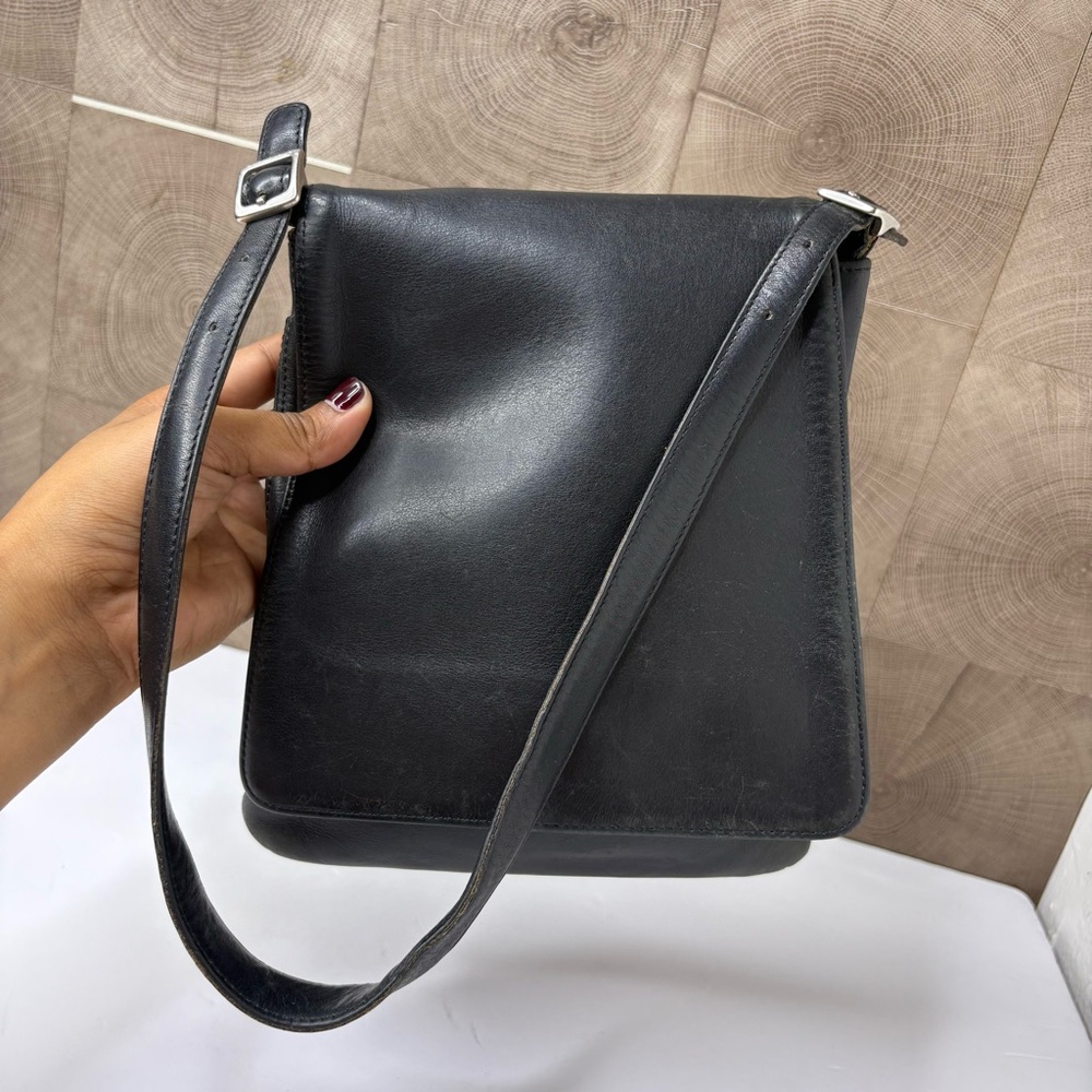 Vintage Coach black leather Legacy Studio Cross body flap bag - Picture 2 of 9